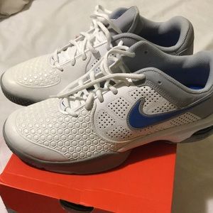 Men’s Nike Tennis Air Courtballistec 4.1 Size 9